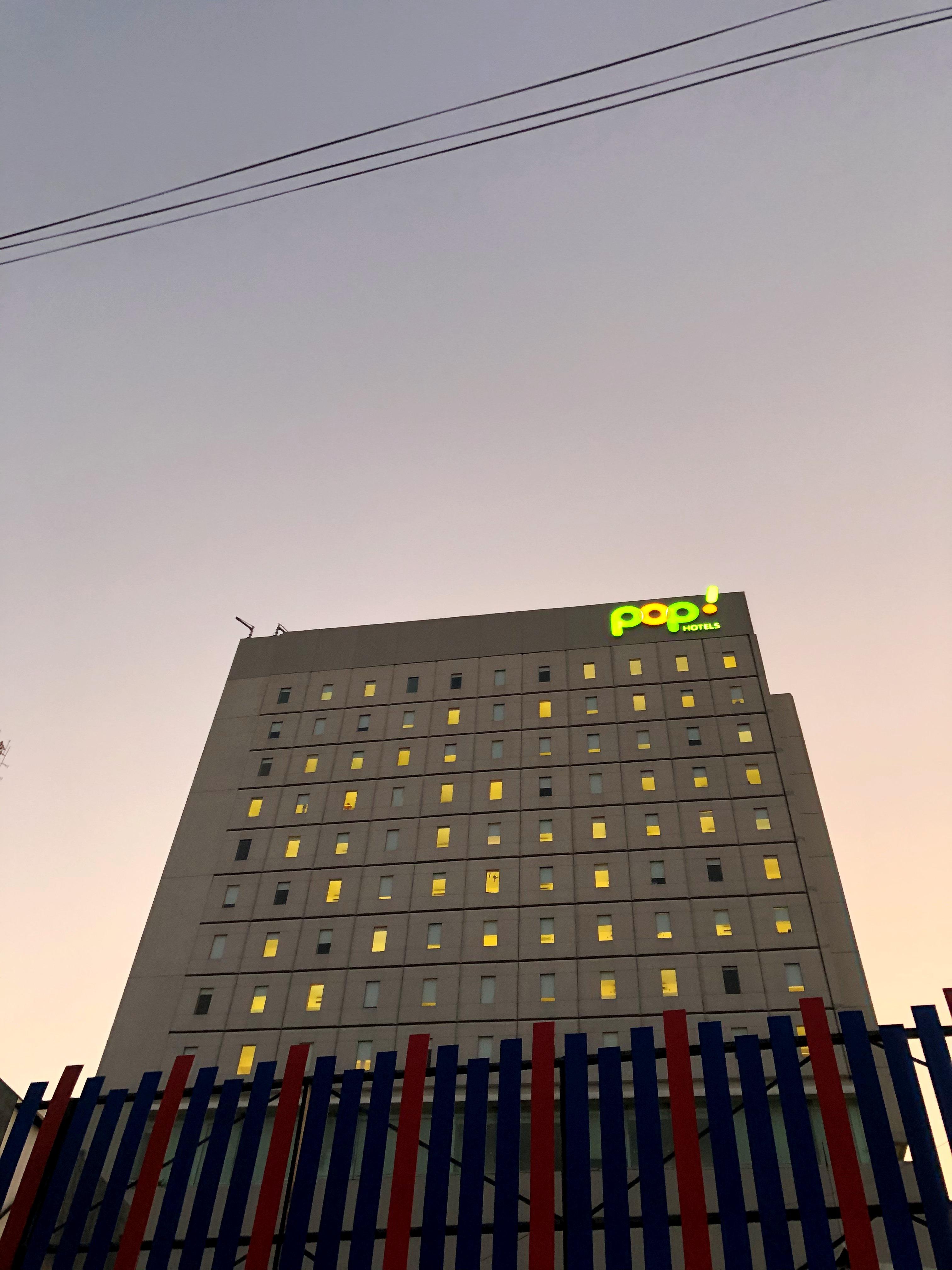 Pop! Hotel Gubeng Surabaya Kültér fotó