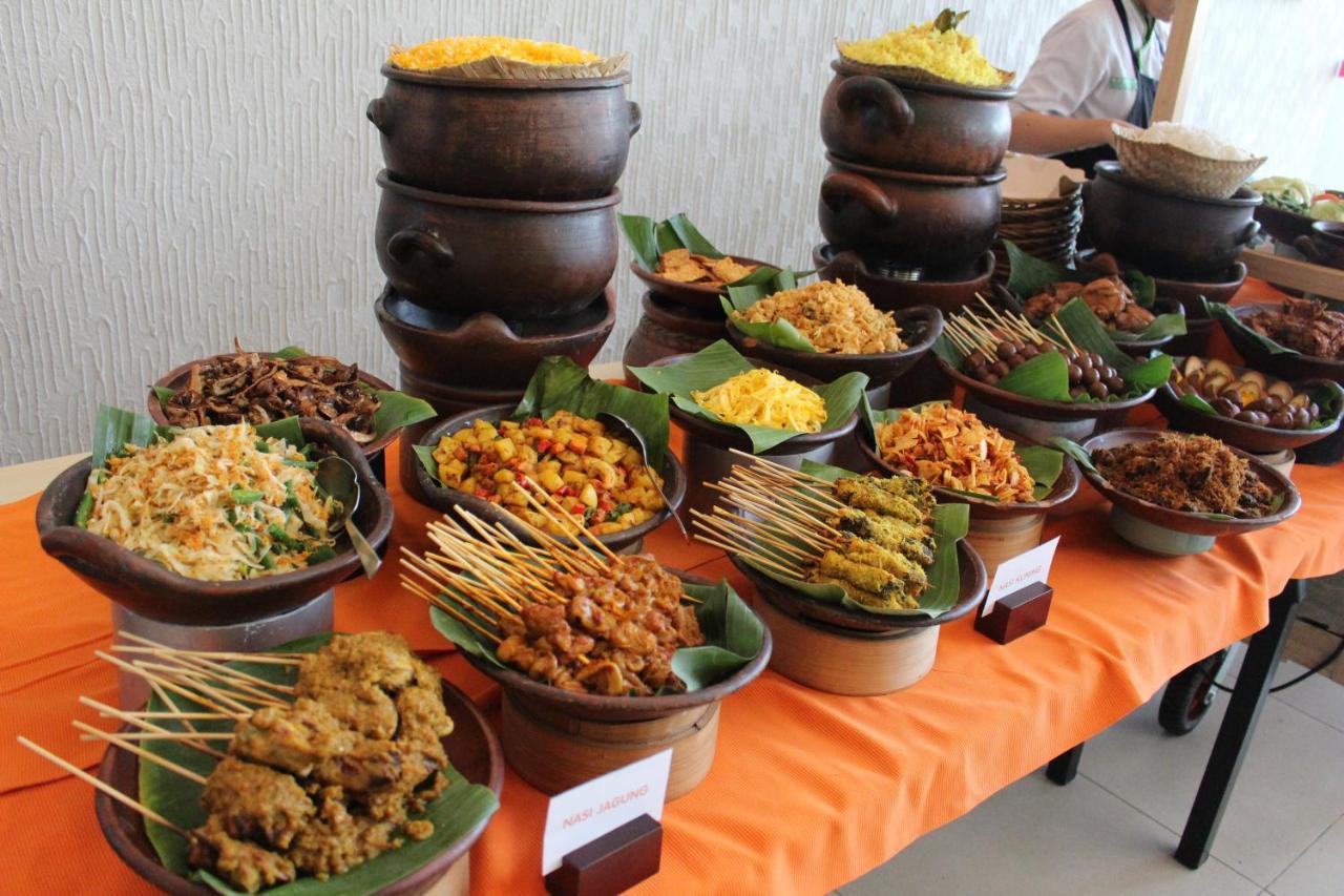 Pop! Hotel Gubeng Surabaya Kültér fotó