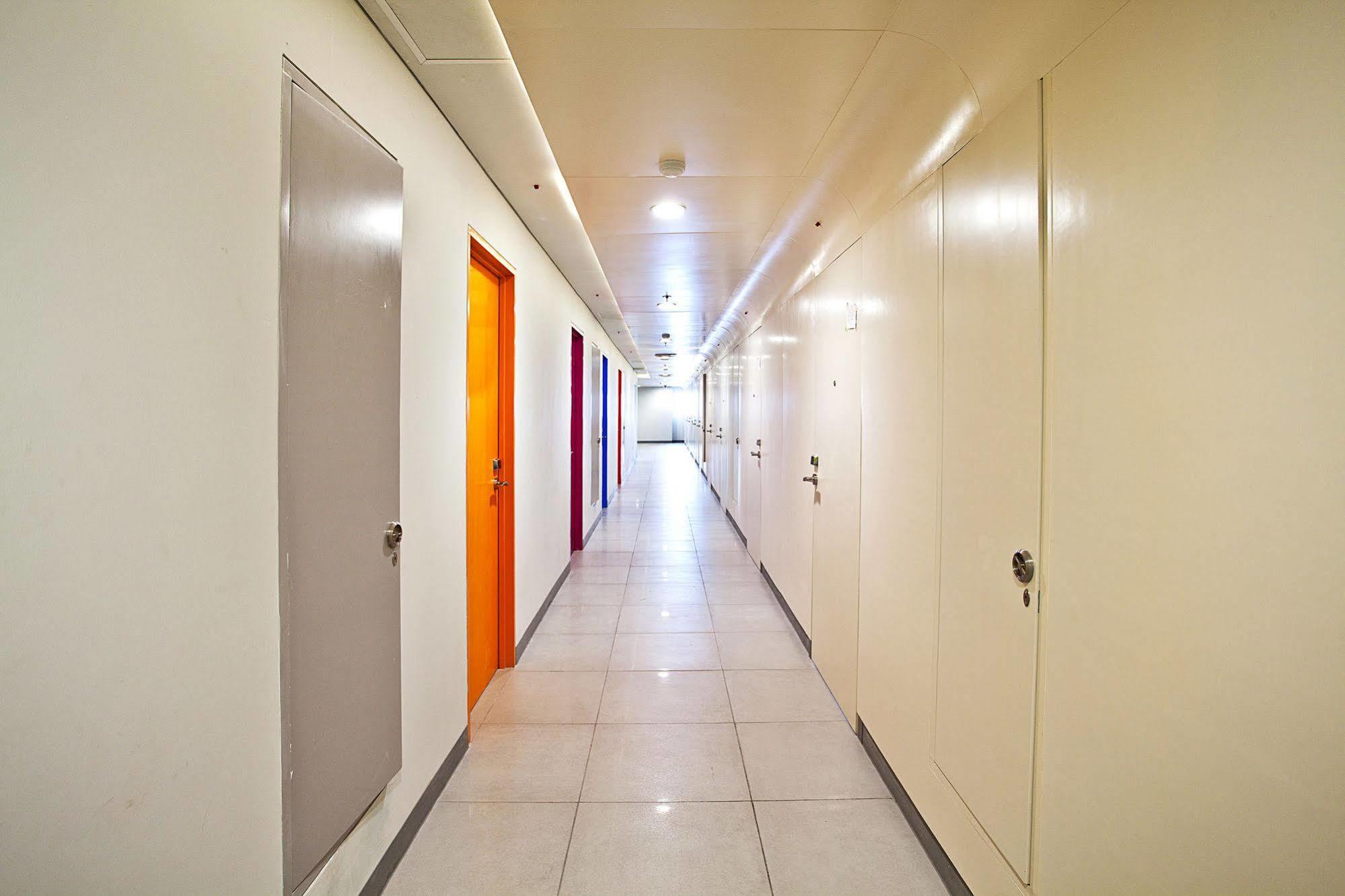 Pop! Hotel Gubeng Surabaya Kültér fotó